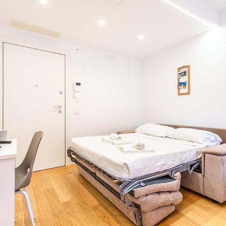 בארי Central & Elegant Room Near The Station מראה חיצוני תמונה