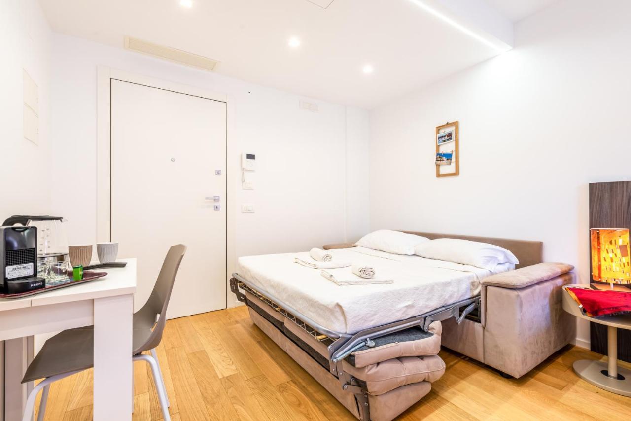 בארי Central & Elegant Room Near The Station מראה חיצוני תמונה
