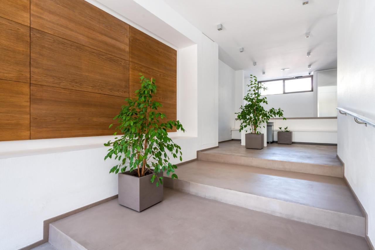 בארי Central & Elegant Room Near The Station מראה חיצוני תמונה